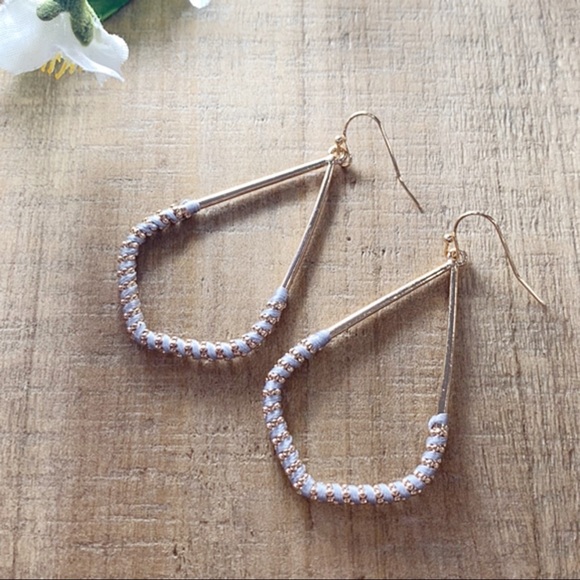 IMAGINE THAT THREAD WRAP MARQUEE EARRINGS-GREY - Picture 2 of 3